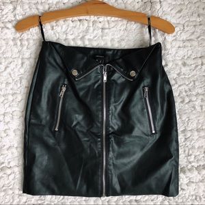 Forever 21 Black Faux Leather Mini Skirt Size S